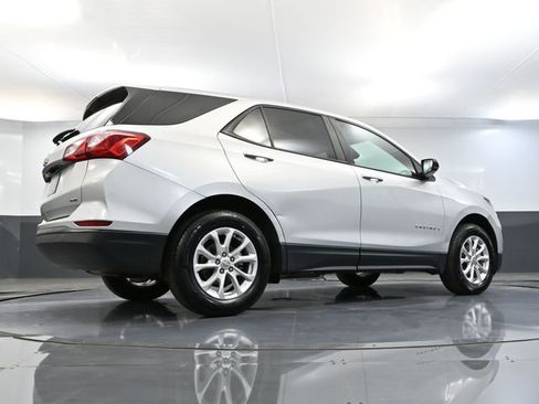 Used 2021 Chevrolet Equinox LS w/ LS Convenience Package AWD/4WD image 47