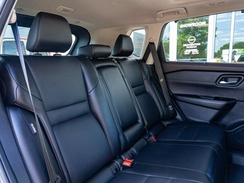 Used 2022 Nissan Rogue SV w/ SV Premium Package AWD/4WD image 25