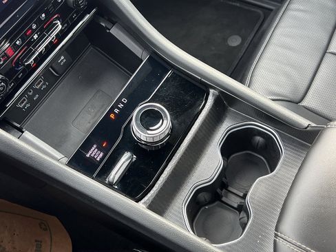 Used 2024 Jeep Grand Cherokee Limited w/ Luxury Tech Group II image 22