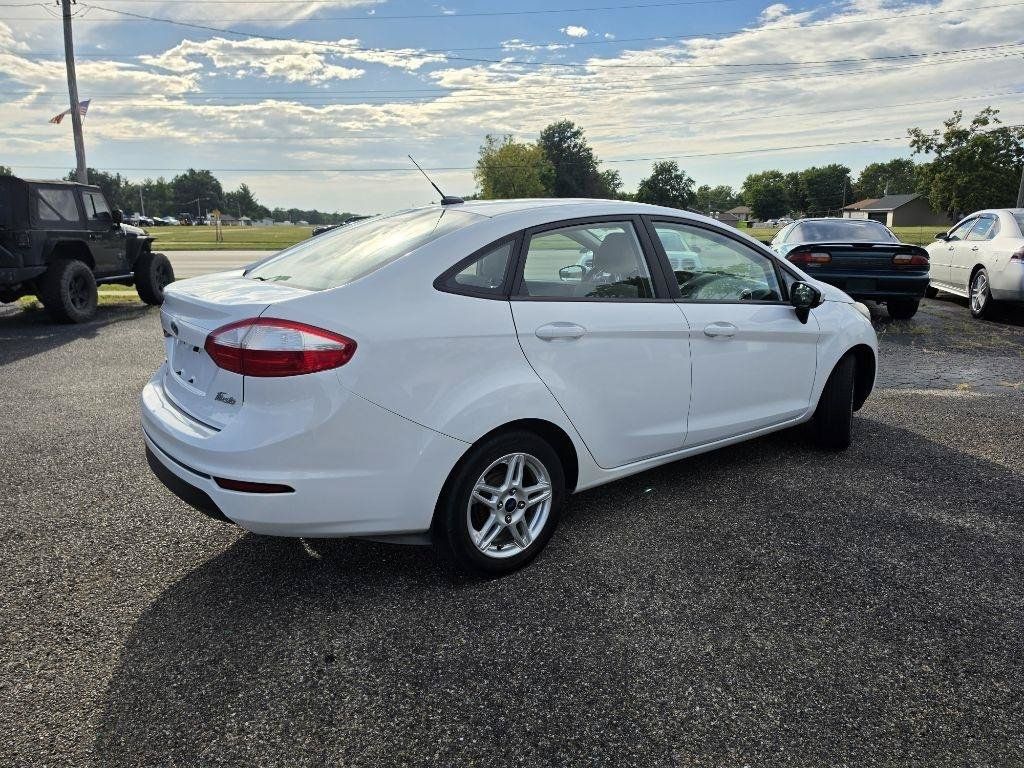 Used 2017 Ford Fiesta SE FWD image 3