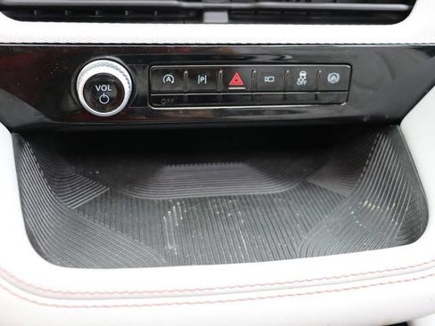Used 2025 Ford Explorer Active w/ Active Comfort Package AWD/4WD image 22