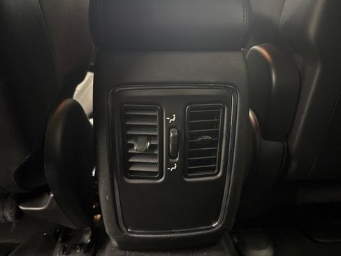 Used 2021 Jeep Grand Cherokee Laredo AWD/4WD image 21