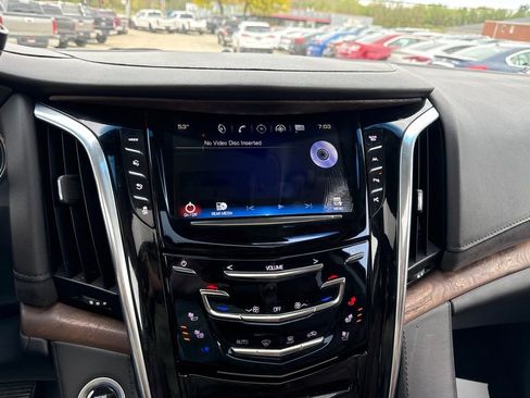 Used 2019 Cadillac Escalade Premium Luxury AWD/4WD image 41