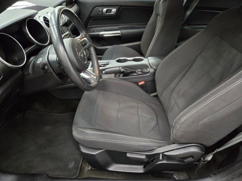 Used 2018 Ford Mustang Coupe image 7