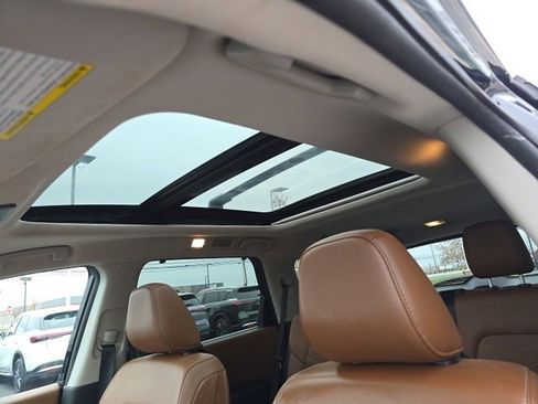 Used 2023 Nissan Pathfinder Platinum w/ Cargo Package image 15