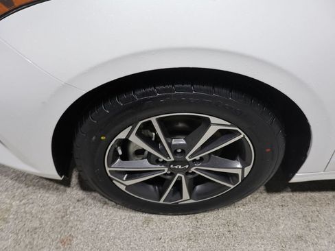 Used 2024 Kia Forte LXS FWD image 9