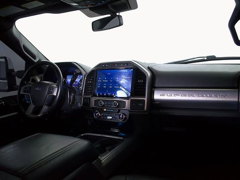 Used 2022 Ford F250 Platinum w/ FX4 Off-Road Package AWD/4WD image 23