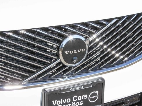 New 2026 Volvo XC90 B6 Plus w/ Protection Package Premier image 5