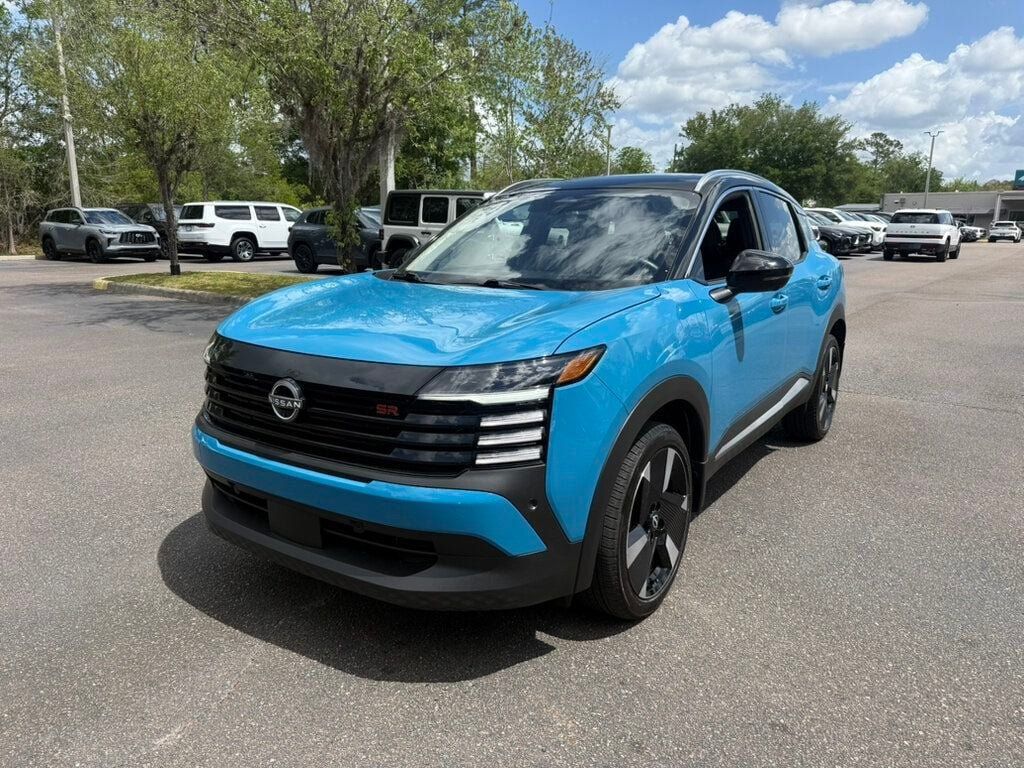 Used 2025 Nissan Kicks SR w/ SR Premium Package FWD image 1