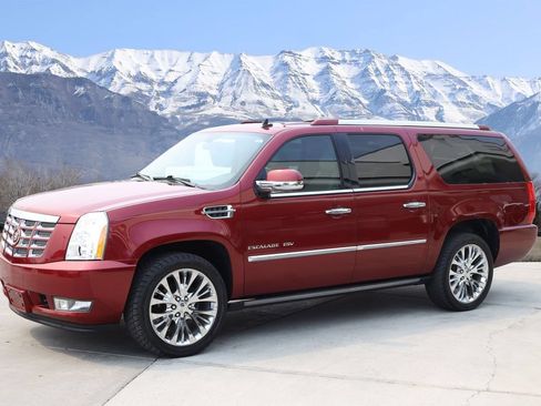 Used 2011 Cadillac Escalade ESV Premium AWD/4WD image 2