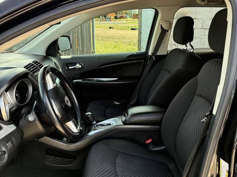 Used 2020 Dodge Journey SE w/ SE Popular Equipment Group image 7