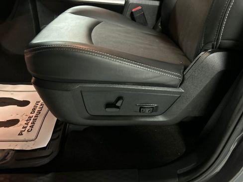 Used 2017 RAM 1500 Rebel w/ Luxury Group image 13