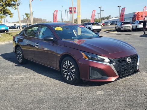 Certified 2024 Nissan Altima 2.5 SV image 3