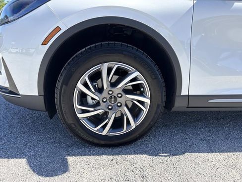 New 2026 Lincoln Corsair Premiere image 10