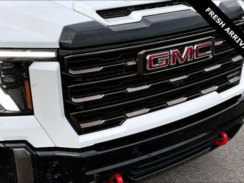 Used 2024 GMC Sierra 2500 AT4X image 33