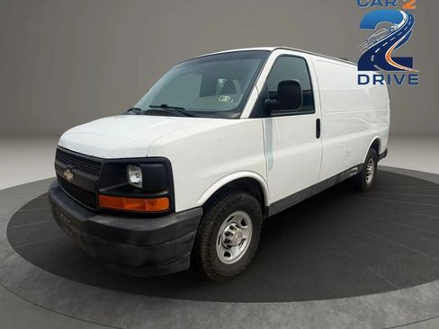 Used 2017 Chevrolet Express 2500 RWD image 10