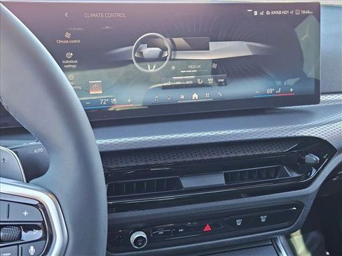 New 2026 BMW 330i Sedan RWD image 12