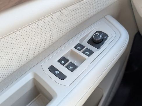 New 2026 Volkswagen Atlas SE FWD image 26