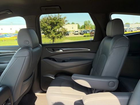 Used 2024 Buick Enclave Premium AWD/4WD image 48