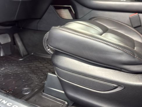 Used 2023 Lincoln Aviator Reserve w/ Equipment Group 201A image 11