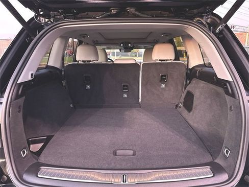 Used 2023 Jeep Grand Cherokee Overland image 27