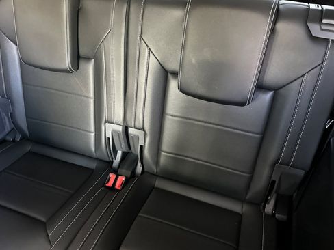 Used 2022 Volkswagen Atlas SEL R-Line image 15