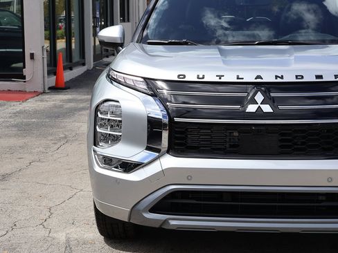 New 2026 Mitsubishi Outlander SEL image 14