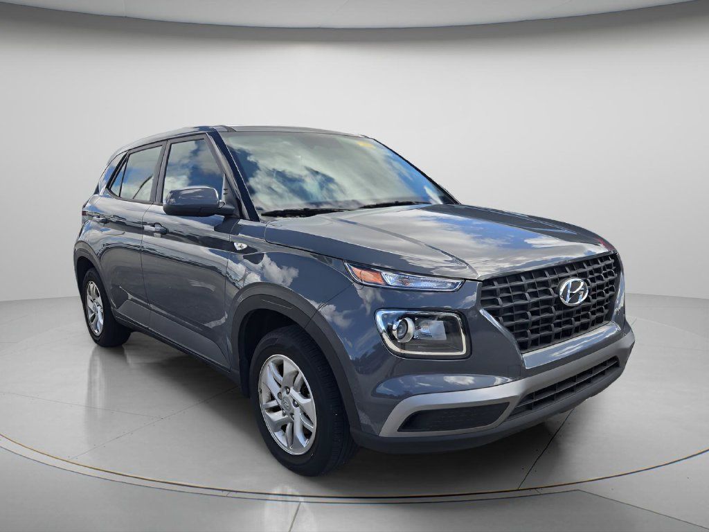 Used 2025 Hyundai Venue SE FWD image 4