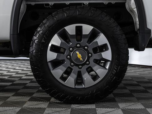 Used 2021 Chevrolet Silverado 2500 Custom w/ Custom Value Package AWD/4WD image 46