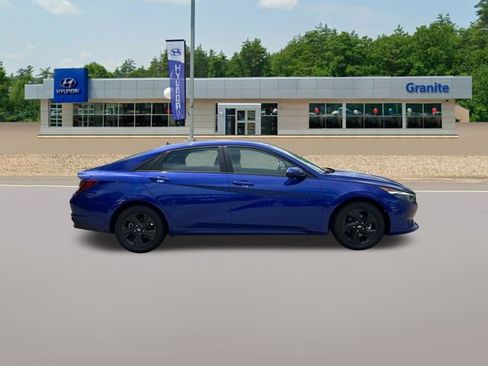 Certified 2022 Hyundai Elantra SEL w/ Preferred Accessory Package FWD image 5