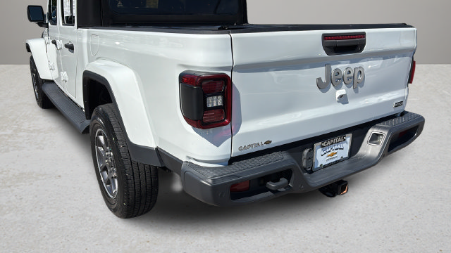 Used 2020 Jeep Gladiator Overland w/ Safety Group AWD/4WD image 39