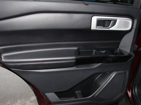 Certified 2022 Ford Explorer Platinum w/ Equipment Group 601A image 21