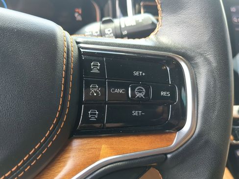 Used 2022 Jeep Grand Wagoneer Series III image 24