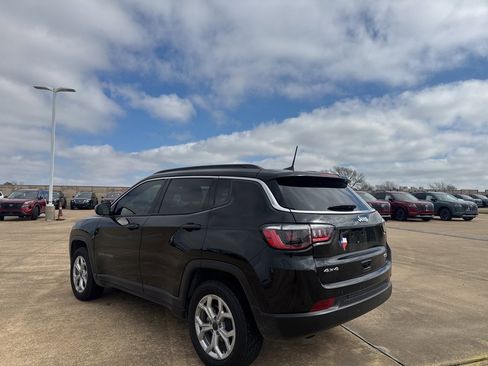 Used 2025 Jeep Compass Latitude image 15