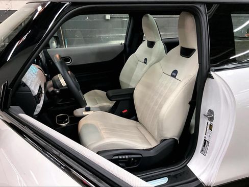 Certified 2025 MINI Cooper S image 27