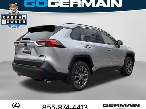 Used 2022 Toyota RAV4 XLE Premium image 8