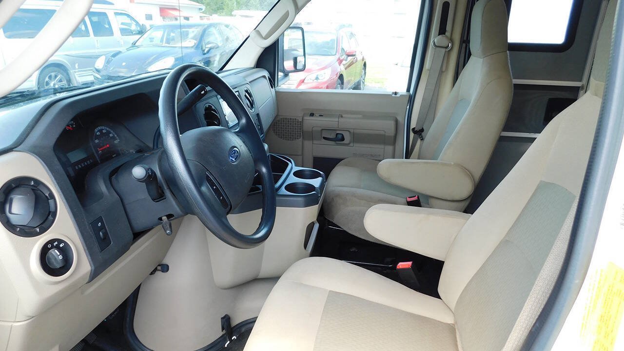 Used 2019 Ford E-450 and Econoline 450 Super Duty w/ Motorhome Prep Package RWD image 22
