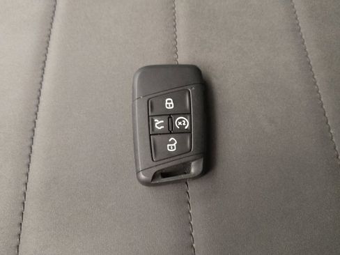 Used 2023 Volkswagen Taos SE FWD image 32