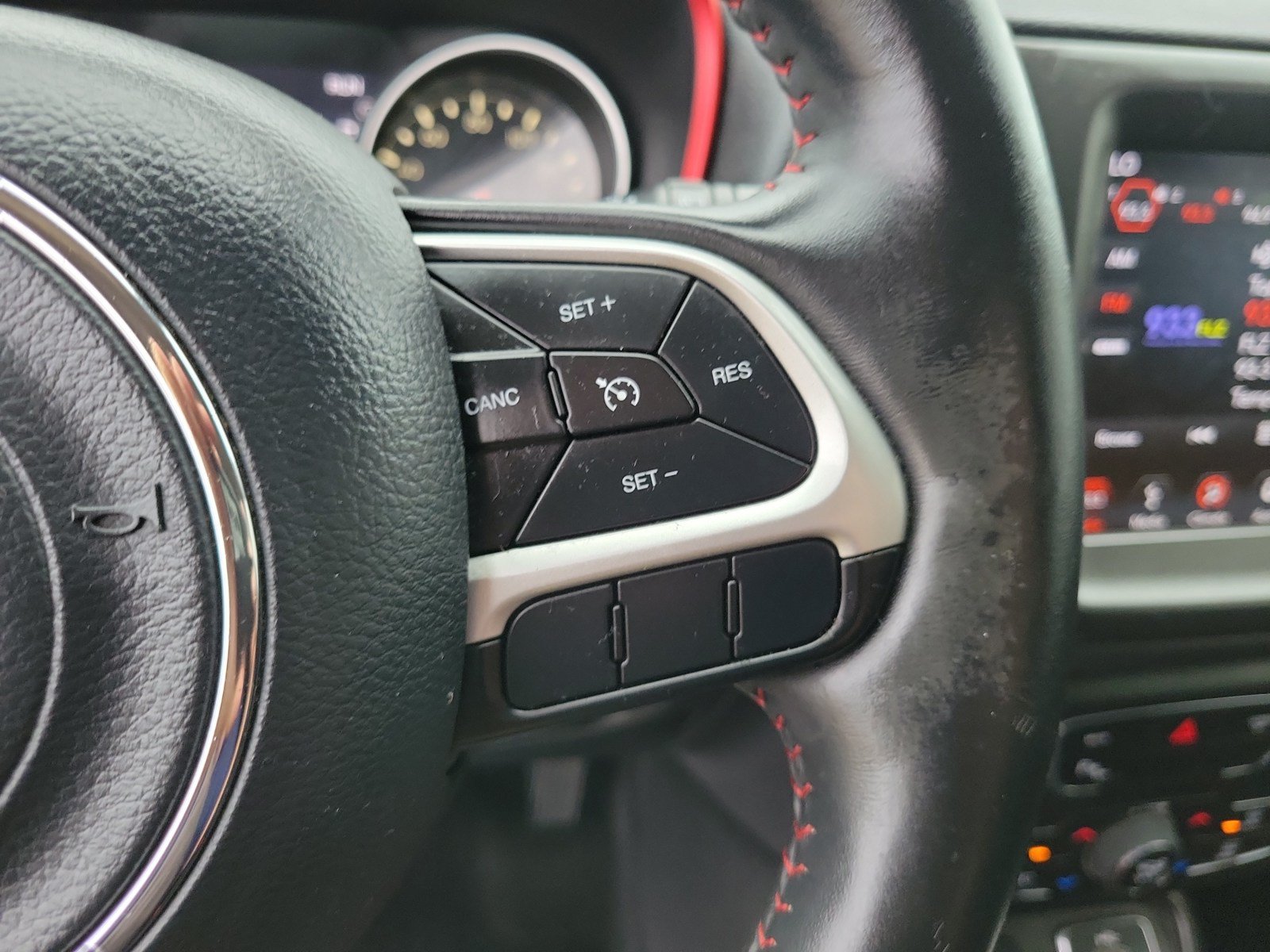 Used 2019 Jeep Compass Trailhawk w/ Cold Weather Group AWD/4WD image 19