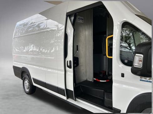 Used 2024 RAM ProMaster 3500 w/ Delivery Van Package FWD image 21