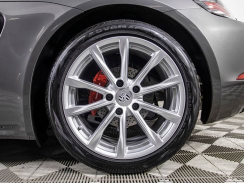 Used 2024 Porsche 718 Cayman S w/ Premium Package image 39