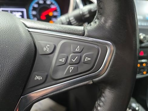 Used 2018 Chevrolet Equinox LT image 19