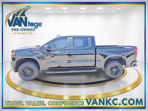 Certified 2021 Chevrolet Silverado 1500 Custom Trail Boss w/ Midnight Edition AWD/4WD image 10