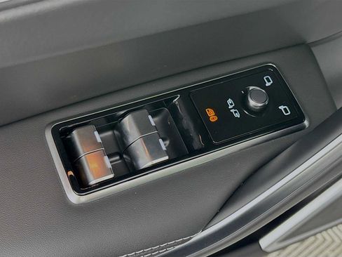 New 2026 Jaguar F-PACE R-Dynamic S image 18