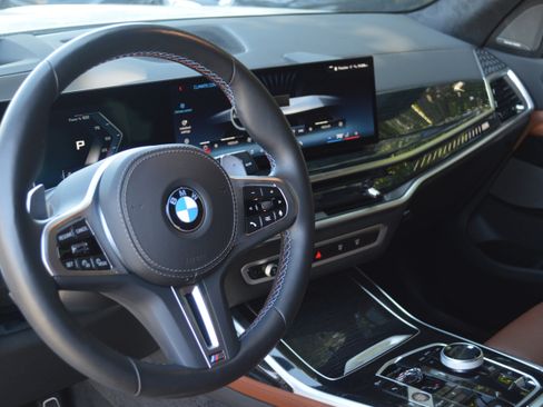 Certified 2026 BMW X7 M60i AWD/4WD image 25