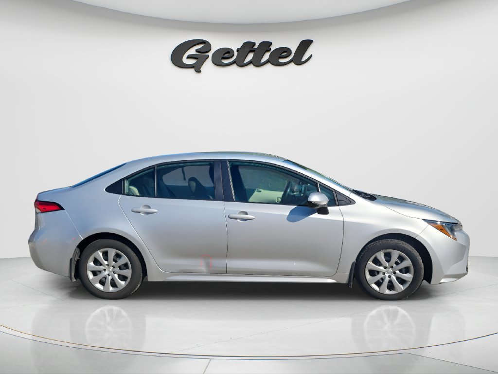Used 2026 Toyota Corolla LE FWD image 4
