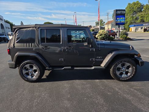 Certified 2017 Jeep Wrangler Unlimited Sahara w/ Connectivity Group AWD/4WD image 2