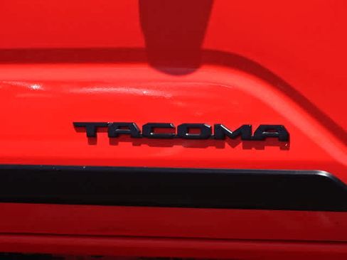 Used 2024 Toyota Tacoma TRD Off-Road w/ TRD Off Road Premium Package AWD/4WD image 9