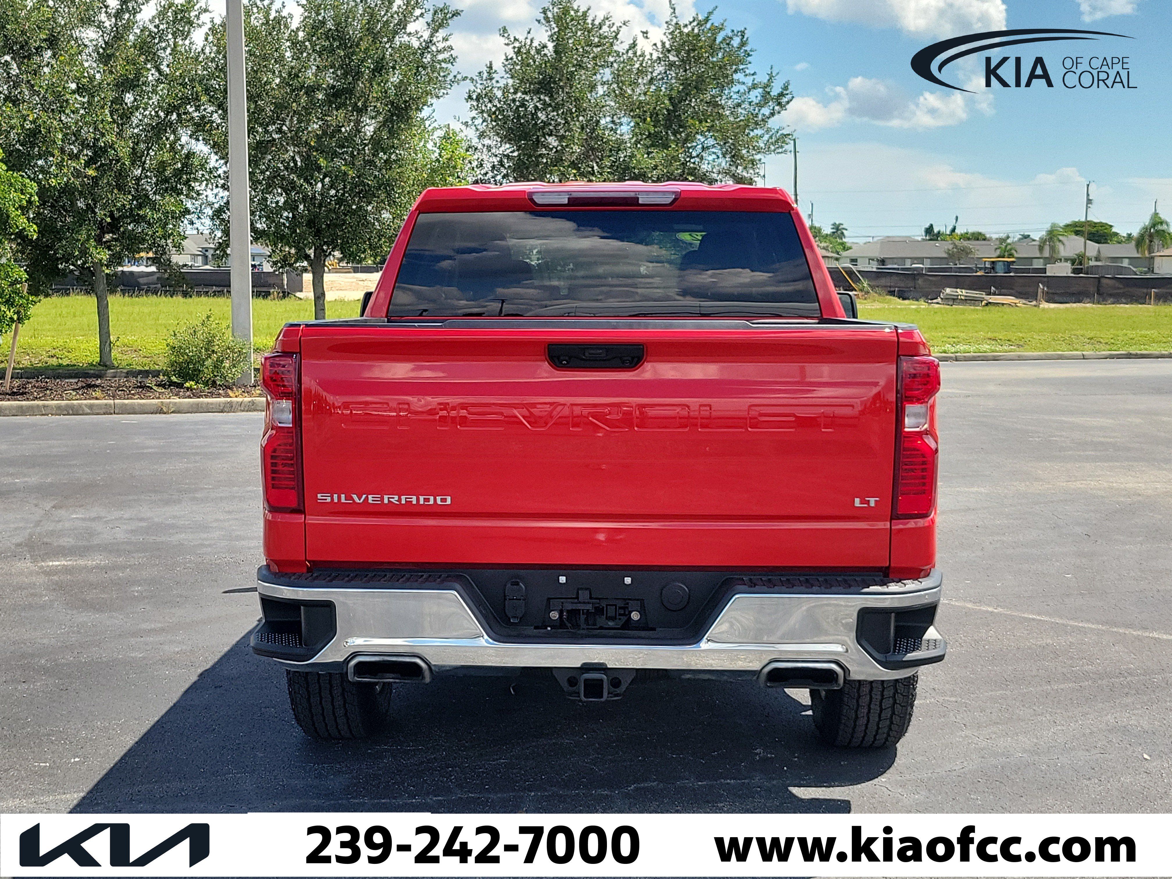 Used 2022 Chevrolet Silverado 1500 LT AWD/4WD image 5