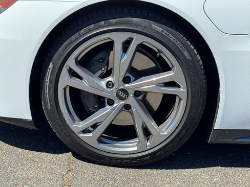 Used 2022 Audi e-tron GT Premium Plus image 12